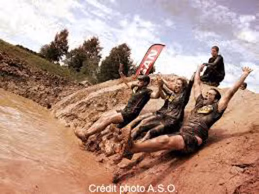 Thế nhưng mới đây, cơ quan y tế của Pháp cho biết, khoảng 1.000 trong số 8.400 người tham gia vào cuộc thi chạy bùn Mud Day Levens vào ngày 20/6 vừa qua đã có triệu chứng nhiễm virus viêm dạ dày ruột cấp tính.