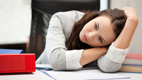 Da nhợt nhạt, mệt mỏi. Do tế bào bạch cầu tăng, tế bào hồng cầu suy giảm nên da người bệnh thường nhợt nhạt. Các tế bào ung thư phát triển mạnh khiến bệnh nhân thường thấy mệt mỏi và yếu ớt ngay cả khi ngồi nghỉ. Ảnh: new