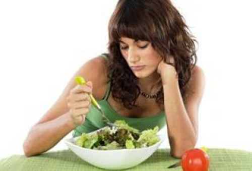 Chán ăn. Dạ dày đau thường kèm theo mất cảm giác ngon miệng, gây chán ăn (chủ yếu là sợ thịt). Nếu người bệnh sụt cân nhiều, sốt dai dẳng không do nguyên nhân nhiễm khuẩn, điều trị bằng mọi cách cũng không khỏi, mệt mỏi kéo dài…thì cần nhanh chóng đi làm xét nghiệm để phát hiện bệnh sớm. Ảnh: alobacsi