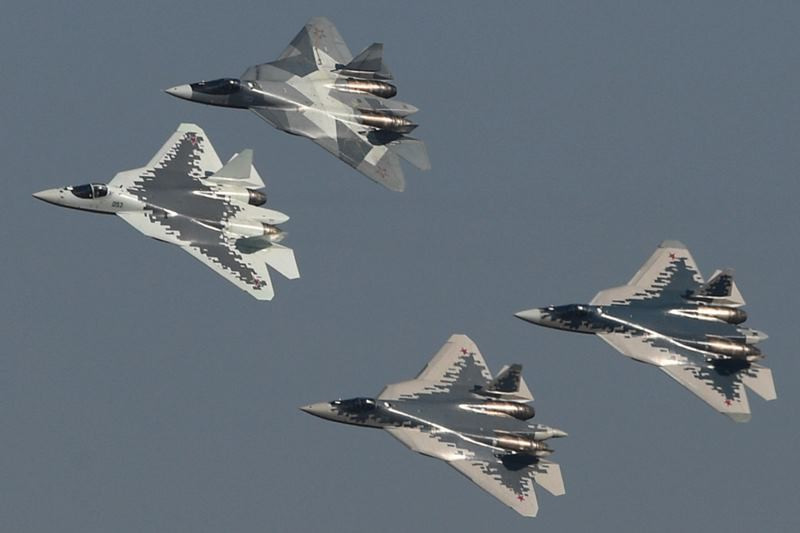 Giới chuyên gia chú ý đến việc Algeria đã công bố ý định mua Su-57 vào năm 2019. Họ có một mối quan tâm thực sự, đã xác định được vị trí và chỉ chờ Nga thông báo rằng Su-57 chính thức nhận giấy phép xuất khẩu.