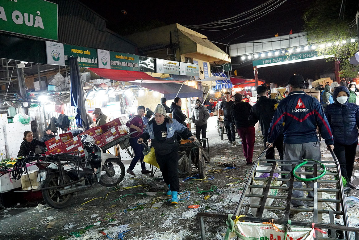 Nguoi lao dong miet mai trong cai ret de Tet am hon-Hinh-4