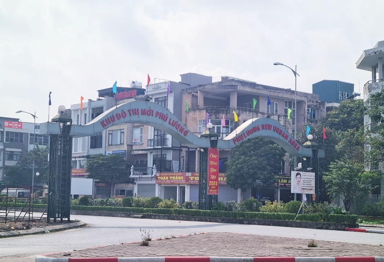 Cổng chính ra vào KĐT mới Phú Lương (Hà Đông, Hà Nội).