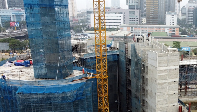 Cận cảnh khung tháp thiên văn.