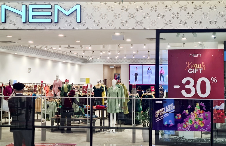 Các thương hiệu thời trang lớn cũng áp dụng chương trình giảm giá dịp Tết Nguyên đán 2023.