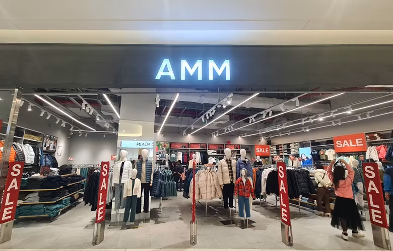 Đồng loạt giảm giá chờ đón khách mua sắm dịp Tết Nguyên đán 2023.