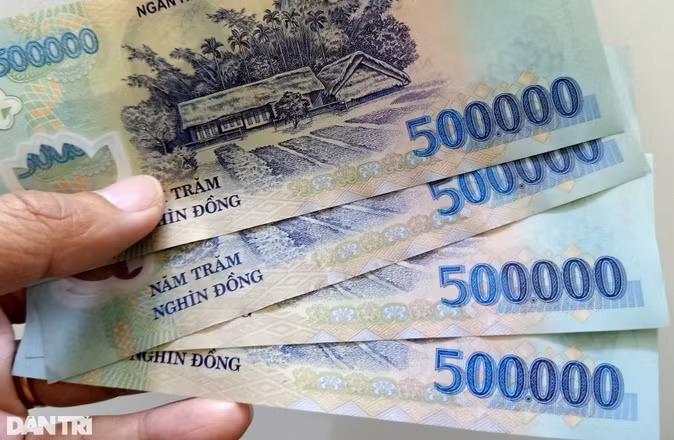 Vu cat thuong Tet vi khong “like” bai cua giam doc: Chua ai duoc nhan tien!