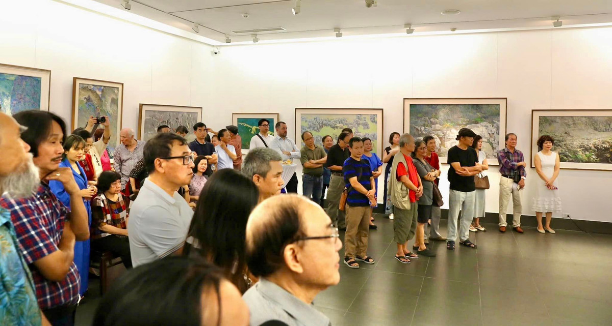 Họa sĩ Đỗ Đức triển lãm tranh xây lớp học cho Hà Giang - Hình 4 Hoa si Do Duc trien lam tranh xay lop hoc cho Ha Giang-Hinh-4