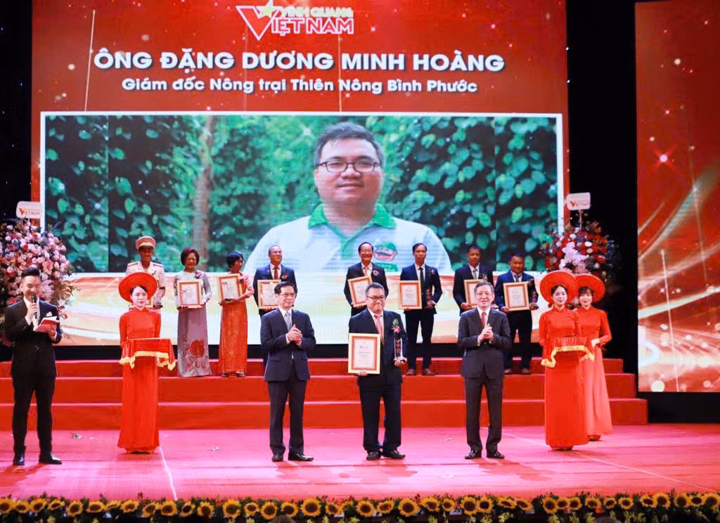 CEO Dang Duong Minh Hoang: Nguoi tien phong so hoa nong nghiep toi tung cay trong-Hinh-5