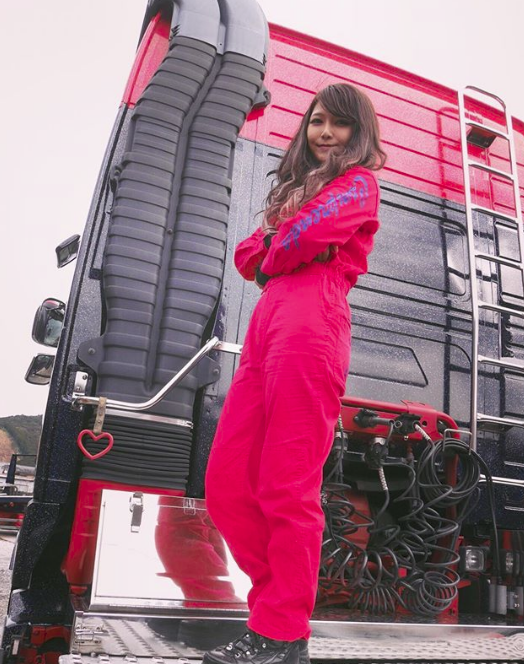 Chiem nguong nu tai xe xe tai xinh dep, nong bong-Hinh-2