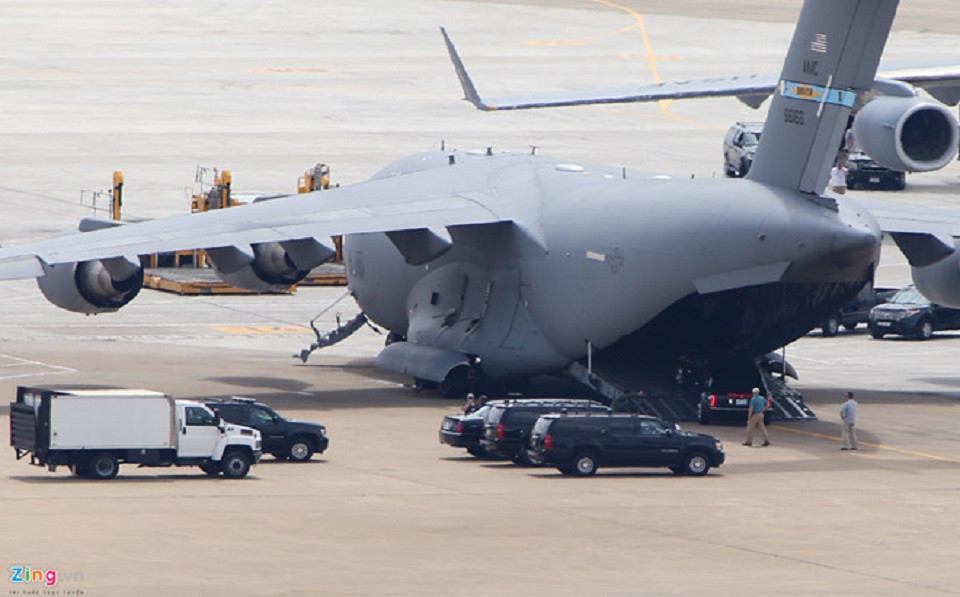 Được biết trong suốt thời gian phục vụ của mình, máy bay C-17 từng vài lần được Tổng thống Mỹ sử dụng và dĩ nhiên nó được đổi tên thành Air Force One - “Không lực Một” khi thực hiện nhiệm vụ. Nguồn ảnh: Zing.vn.