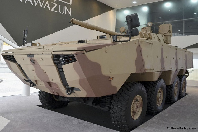 Vỏ giáp bằng thép hàn của Rabdan cung cấp mức độ bảo vệ tương đương BMP-3, nó "miễn nhiễm" đạn súng máy 14,5 mm bắn ngang thân, vòng cung phía trước chống chịu được các loại đạn có đường kính lớn hơn (có thể lên tới 30 mm), hoặc đầu đạn pháo cỡ 155 mm nổ cách xa 30 m, kíp lái vẫn an toàn kể cả khi cán phải mìn có sức công phá tương đương 10 kg TNT. Nguồn ảnh: military-today.