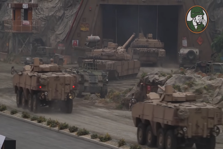 Kết quả là vào năm 2017, UAE đã đặt hàng 400 chiếc IFV Rabdan từ doanh nghiệp địa phương có tên Al-Jasur, đây là công ty liên doanh giữa Otokar Land Systems của Thổ Nhĩ Kỳ và Heavy Vehicles Industries thuộc UAE. Sau đó trang bị cho mẫu IFV này sức mạnh của BMP-3 với tháp pháo Bakhcha-U. Nguồn ảnh: Army Recognition.