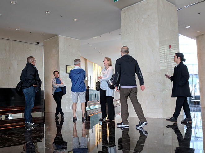 Hang tram phong vien quoc te toi Ha Noi de don lanh dao My-Trieu-Hinh-2