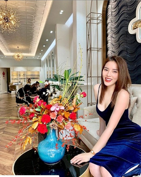 Khoe anh sam Tet, Hoa hau Ky Duyen bi nghi trung tu vong 3
