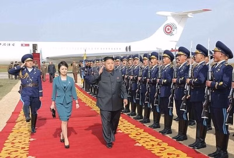 Tuy nhiên, không loại trừ khả năng, nhà lãnh đạo Triều Tiên có thể mượn máy bay Trung Quốc hoặc dùng tàu hỏa để di chuyển tới Hà Nội gặp Tổng thống Mỹ Trump. Bởi hồi tháng Một, ông Kim cũng đã sử dụng tàu hỏa để công du tới Trung Quốc.