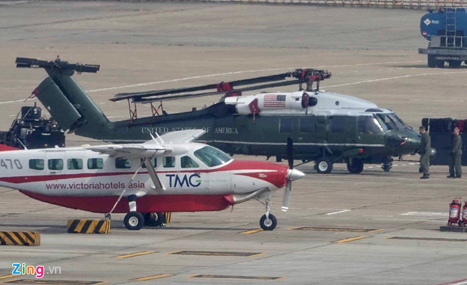 Trên thực tế cái tên “Marine One” là mã kiểm soát không lưu được dùng để gọi bất kỳ máy bay nào của Thủy quân Lục chiến chở theo Tổng thống Mỹ, tương tự như Air Force One của không quân. Tuy nhiên, để đảm bảo an toàn, Lầu Năm Góc đã thành lập phi đội trực thăng HMX-1 để phục vụ việc đưa đón tổng thống trong các chuyến công du ngắn. Nguồn ảnh: Zing.vn
