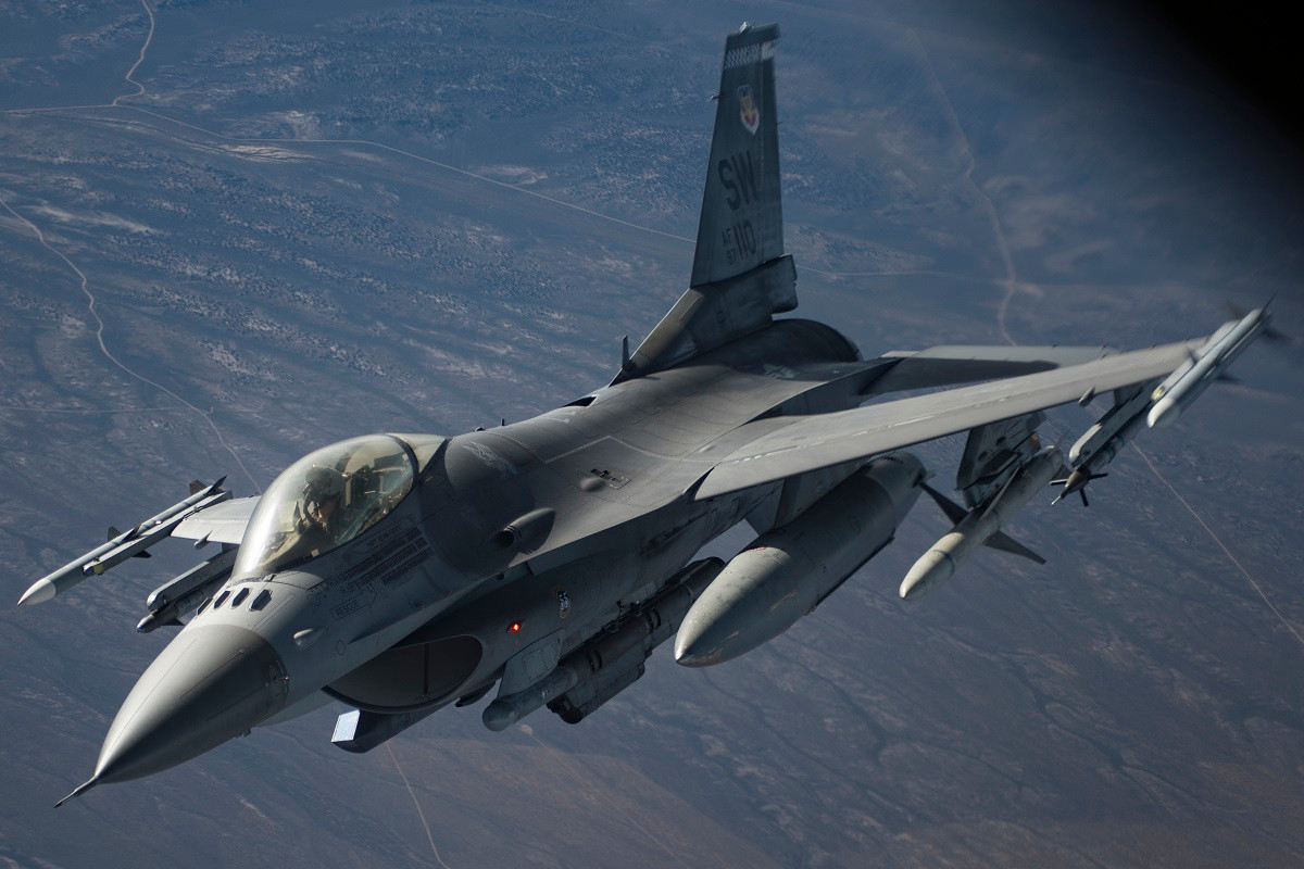 Viet Nam quan tam T-6 Texan II de chuan bi cho F-16?-Hinh-2