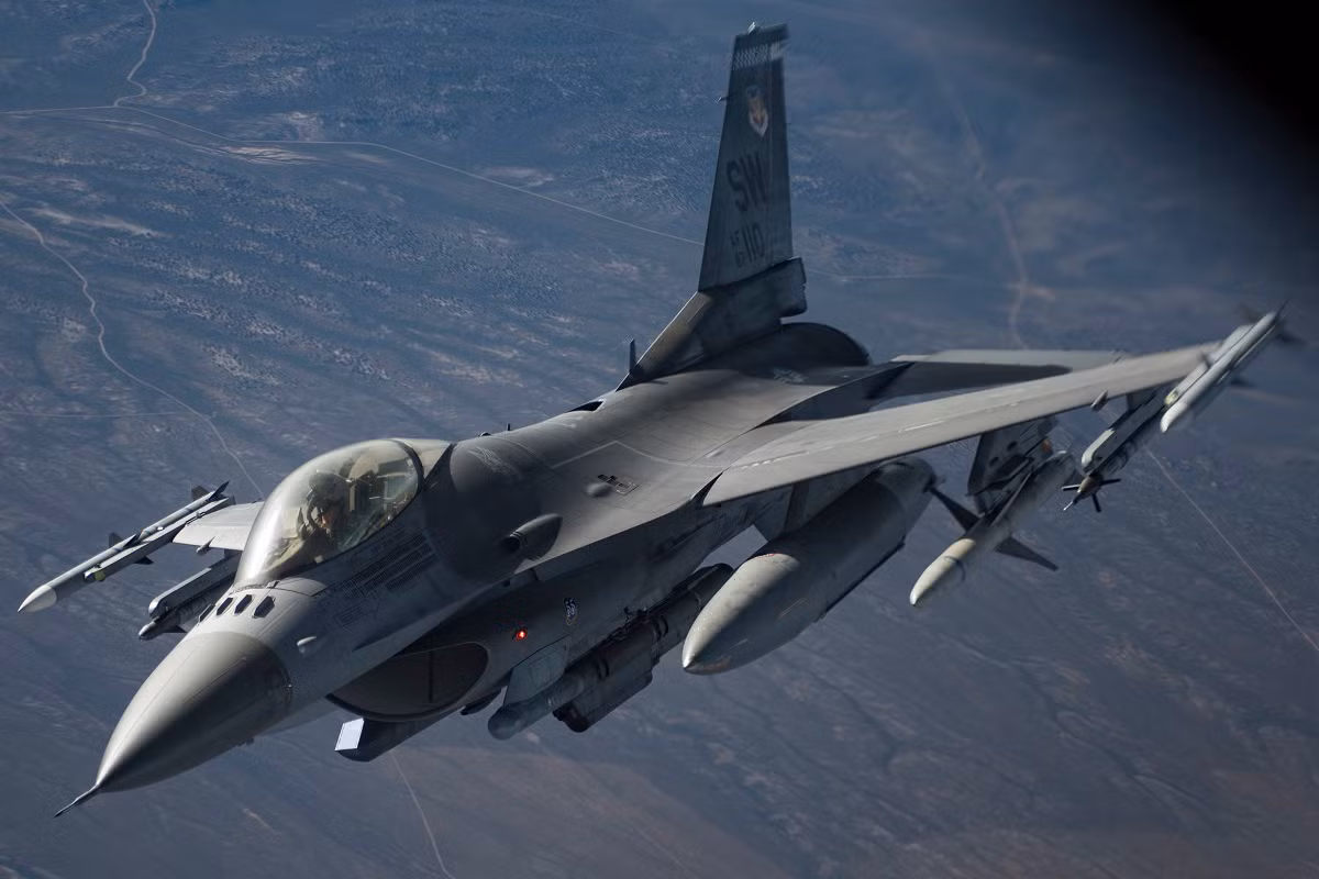 Viet Nam quan tam T-6 Texan II de chuan bi cho F-16?-Hinh-2