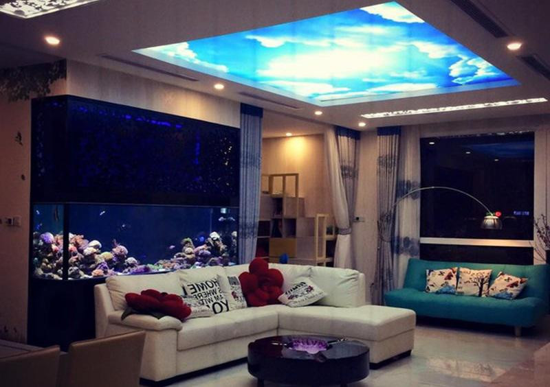 Thiết kế trần phòng khách 3D đặc biệt. MC Phan Anh chia sẻ: "Khi nào cũng thấy trời xanh, mây trắng. Khi nào cũng thấy nơi ấy an lành."