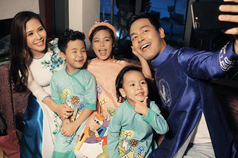 Ngoài vai trò MC, anh cũng là gương mặt yêu thích của các nhãn hàng quảng cáo. Nhận được nhiều yêu mến của khán giả nên cuộc sống của nam MC điển trai luôn là điều được quan tâm.