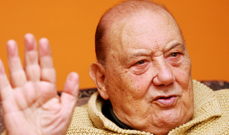 Nguoi may man nhat hanh tinh lien tuc thoat chet nhu the nao?-Hinh-3