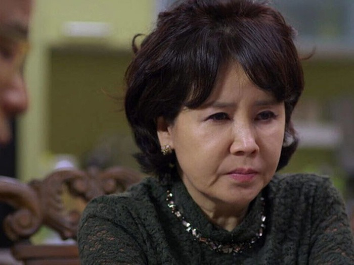 Me chong lay het tien tet cua con trai vi so con dau mang ve ngoai