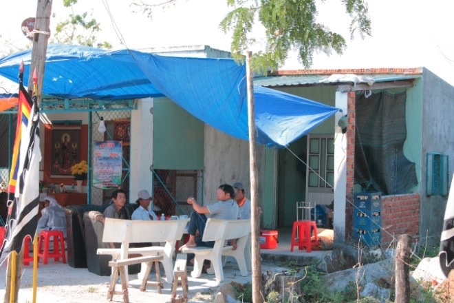 Nguoi phu nu chet loa the: Nhung cuoc goi ron nguoi cua ga chong ho-Hinh-3