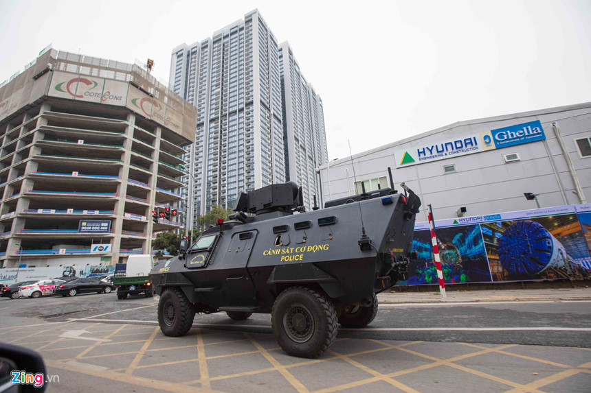 Trong ảnh là xe tuần tra bọc thép S5 được phát triển dựa trên xe trinh sát bọc thép TM-170 do Rheinmetall Landsysteme, Đức, chế tạo. Ảnh: Thanh Tuấn.