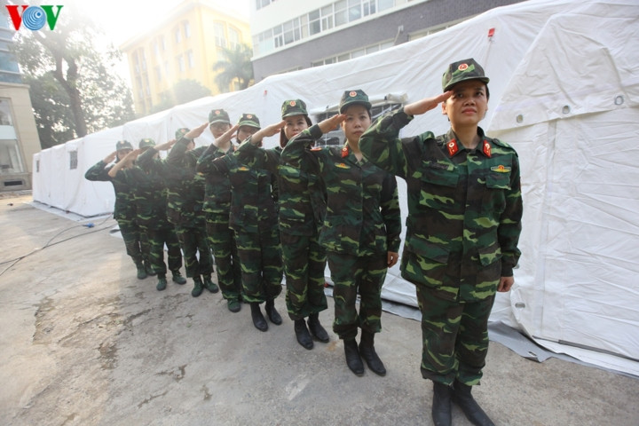 Hiện tại, quân số của Bệnh viện gồm 84 quân nhân, bao gồm cả lực lượng dự bị, trong đó có 12 nữ quân nhân, chủ yếu được điều động từ Học viện Quân y, Tổng cục Hậu cần và của Quân khu 2, gồm nhân viên y tế, lực lượng hậu cần, kỹ thuật đảm bảo triển khai một bệnh viện theo đúng chuẩn của Liên Hợp Quốc.