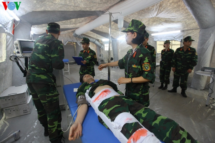 Một đợt tập huấn về cấp cứu, trong đó nạn nhân được giả định là bị thương từ vụ nổ.