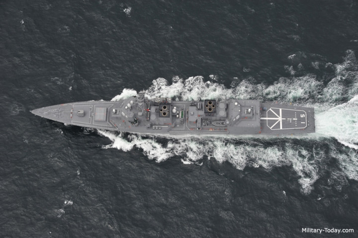 Tàu được trang bị 4 động cơ turbin SM1C, hệ thống động lực liên hợp COGAG hai trục đẩy, giúp tàu có tốc độ tối đa 30 hải lý/h. Ảnh: Military-Today.