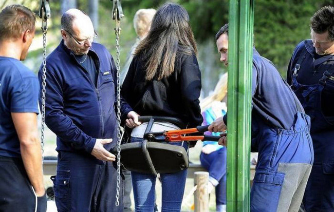 Nghịch dại cũng phải đúng nơi đúng chỗ nha cô gái.