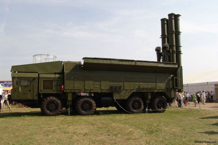 Trong một số trường hợp, nhiều tên lửa được phóng đi bao gồm những tên lửa làm nhiệm vụ “chim mồi” để đánh lạc hướng hệ thống phòng thủ của đối phương.