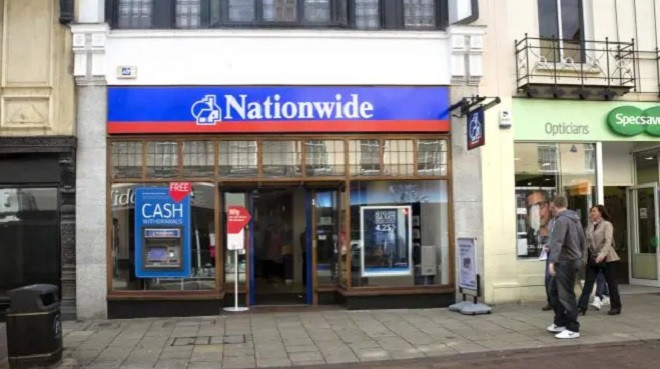 270 ty do vao tai khoan: Chang trai 'dien cuong' nghi cach tieu tien