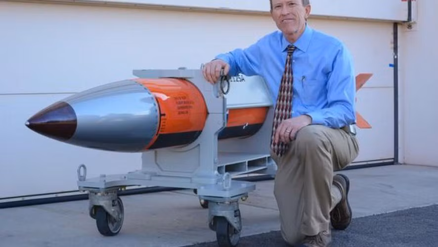 Vì vậy khả năng cuộc tấn công nếu có của Syria vào căn cứ này cũng không thể kích nổ kho bom hạt nhân tại đây.