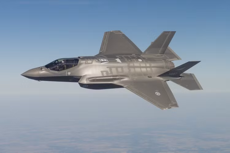 Na Uy cho biết tới đầu năm 2020, các tiêm kích F-35 sẽ được triển khai tại Iceland để tuần tra không phận nước này dưới sự bảo trợ của NATO. Đến năm 2022, Na Uy sẽ nhận đủ số lượng F-35, điều này cho phép Oslo thực hiện nhiệm vụ "phản ứng nhanh".