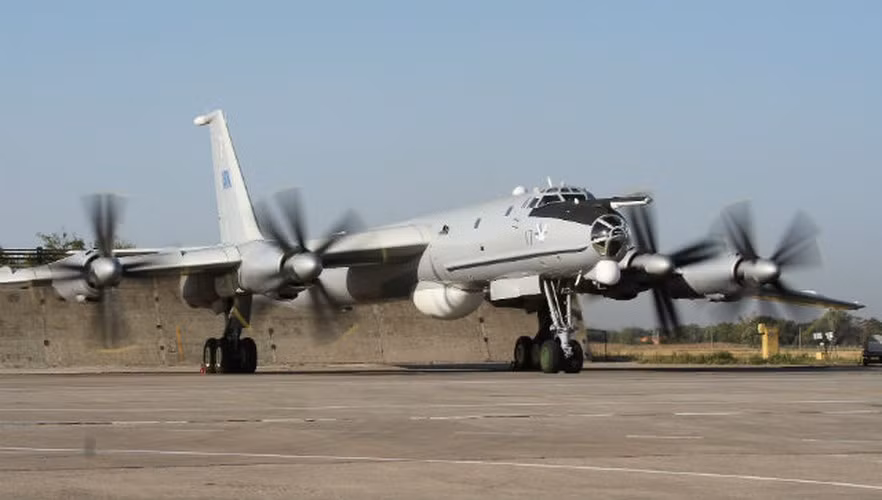 Các máy bay thường được không quân Nga sử dụng để tuần tiễu và thu thập tin tức gần không phận Mỹ và NATO thường là máy bay ném bom Tu-95 và máy bay trinh sát săn ngầm Tu-142.