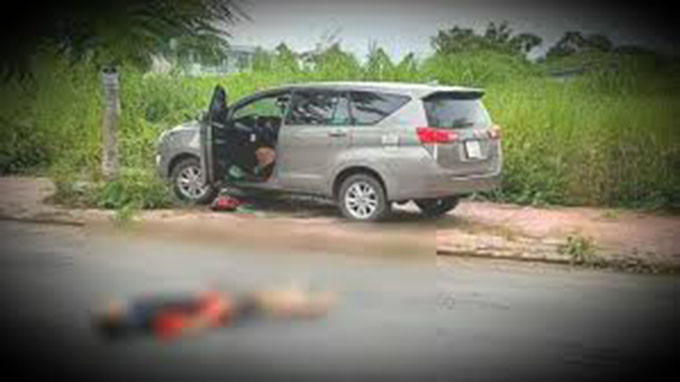 Ngày 21/8, Châu thuê ôtô chạy từ Cần Thơ đến TP Biên Hòa để gặp bạn gái. Sau đó, Châu gọi điện thoại nhưng M. không bắt máy. Sáng 25/8, Châu hẹn bạn gái gặp mặt nói lời chia tay để về Cần Thơ.