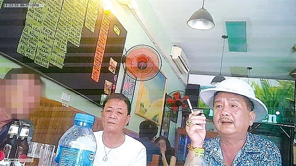 Ngày 20/9/2018, cơ quan báo, đài đã có một phóng sự tố cáo việc làm của Hưng "kính" gây xôn xao dư luận. Cuối cùng thì Nguyễn Kim Hưng tức Hưng "kính" cùng đàn em bị lực lượng chức năng bắt giữ.