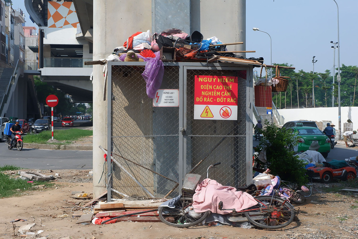 Trước thực trạng trên, nhiều người dân mong muốn, các cấp chính quyền của địa phương sẽ có những biện pháp cắt tỉa cây cảnh quan, loại bỏ cây dại và dọn dẹp các điểm tập kết rác thải, phế thải nơi đây để trả lại cảnh quan sạch đẹp cho cả tuyến đường.