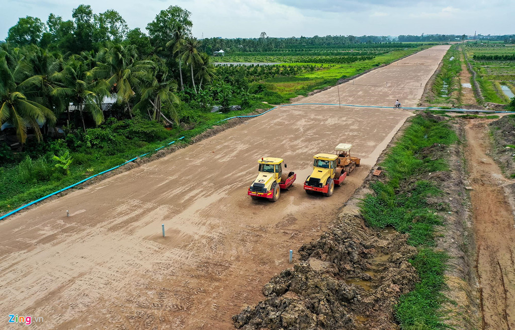 Thủ tướng đề nghị tỉnh Tiền Giang tập trung giải quyết dứt điểm, bàn giao mặt bằng cho nhà đầu tư dự án trong tháng 8/2019 để triển khai thi công liên tục, đẩy nhanh tiến độ, bảo đảm thông xe năm 2020 và khánh thành toàn tuyến vào năm 2021.