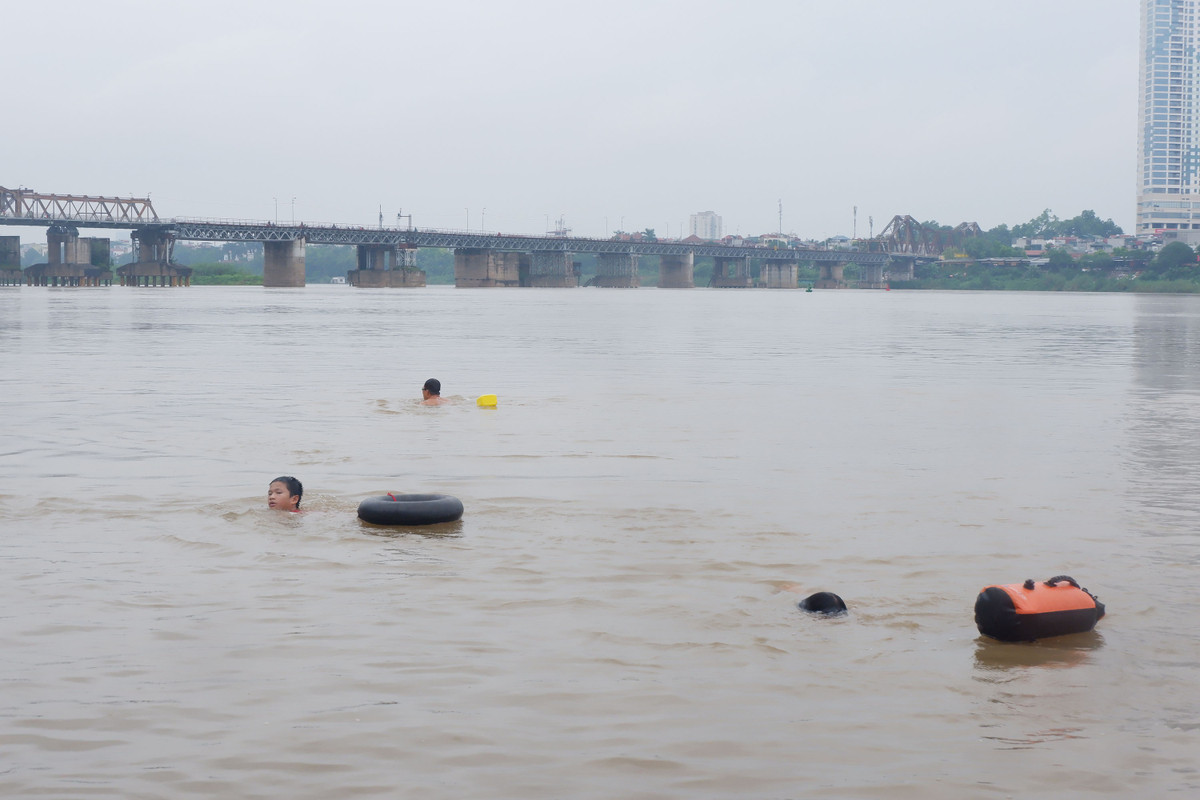 Ông Tô Văn Động, Giám đốc Sở VH-TT Hà Nội nói: “Để kiểm tra lại xem thế nào. Nếu có việc đó thì sẽ xử lý”. Theo điều này, hành vi sử dụng các bài tập, môn thể thao hoặc các phương pháp tập luyện, thi đấu thể thao mang tính chất khiêu dâm, đồi trụy, kích động bạo lực, trái với đạo đức xã hội, thuần phong mỹ tục và bản sắc văn hóa dân tộc sẽ bị phạt tiền từ 5 - 10 triệu đồng.