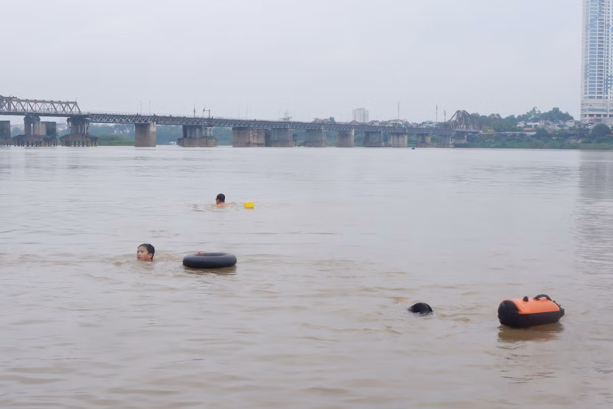Ông Tô Văn Động, Giám đốc Sở VH-TT Hà Nội nói: “Để kiểm tra lại xem thế nào. Nếu có việc đó thì sẽ xử lý”. Theo điều này, hành vi sử dụng các bài tập, môn thể thao hoặc các phương pháp tập luyện, thi đấu thể thao mang tính chất khiêu dâm, đồi trụy, kích động bạo lực, trái với đạo đức xã hội, thuần phong mỹ tục và bản sắc văn hóa dân tộc sẽ bị phạt tiền từ 5 - 10 triệu đồng.
