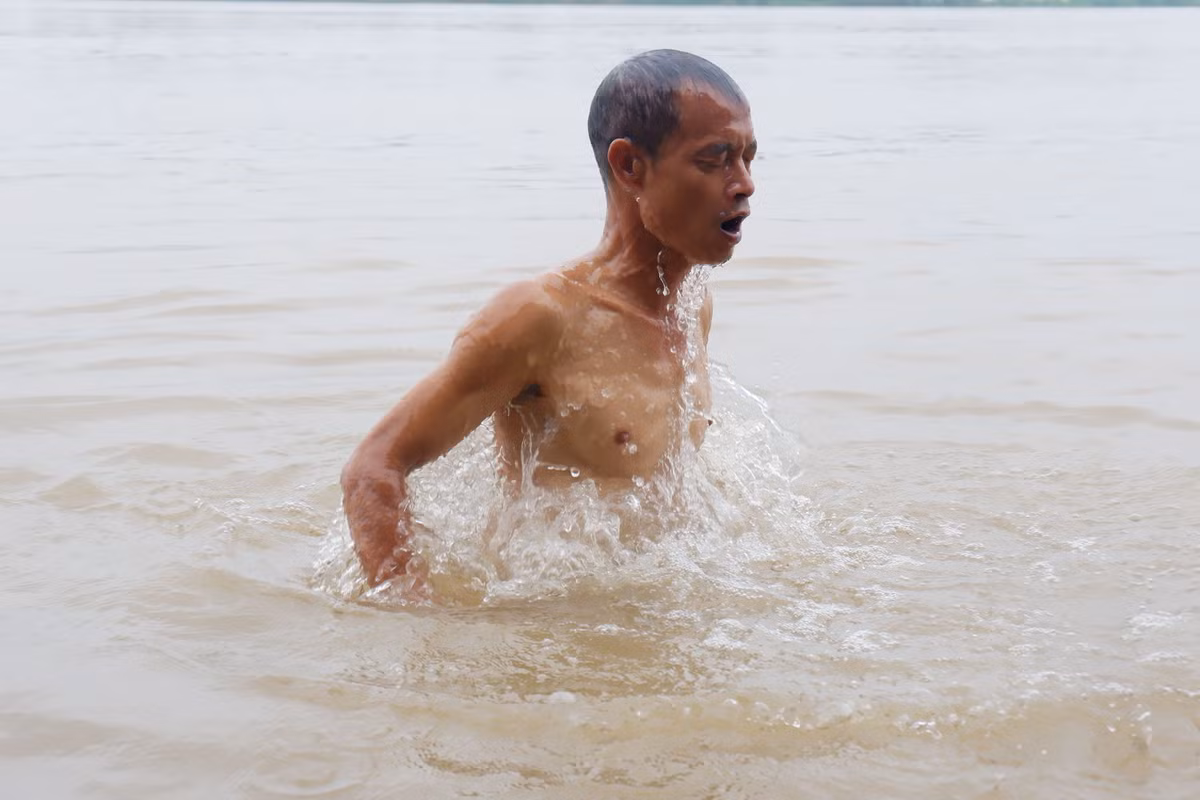 Tin do bai tam khoa than song Hong noi gi ve quy dinh phat the thao khieu dam?