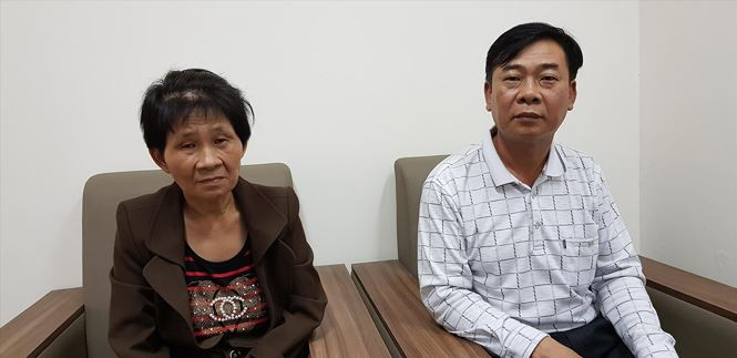 Bà Dậu cho biết, bị lừa rồi họ giao bà cho ba người đàn ông Trung Quốc, bà bị đưa đến một khu rừng sâu để chăn một đàn trâu. Thỉnh thoảng, mới có người đến đưa lương thực cho bà Dậu, và mỗi khi phát hiện trâu bị đói bà thường bị đánh. Trong 30 năm bà sống trong khu rừng đó mà không biết nó thuộc nơi nào. Sau đó bà Dậu đã trốn khỏi nơi này.