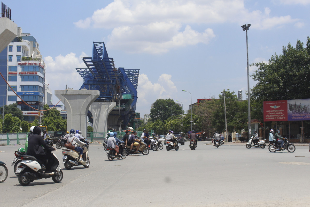 Lưu lượng tham gia giao thông tại đây thường xuyên ùn tắc vào giờ cao điểm