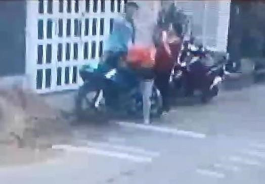 Dang an sang, nguoi phu nu bat ngo bi dam nhieu nhat vao co-Hinh-2