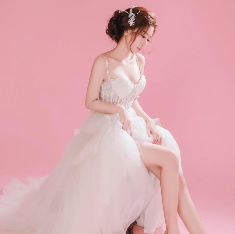 Theo ông S., sáng 25/8, tiệm vắng khách. M. nói với anh trai là ra ngoài có việc nhưng sau đó không thấy về. Người thân gọi vào điện thoại của cô gái nhưng không ai nghe máy.