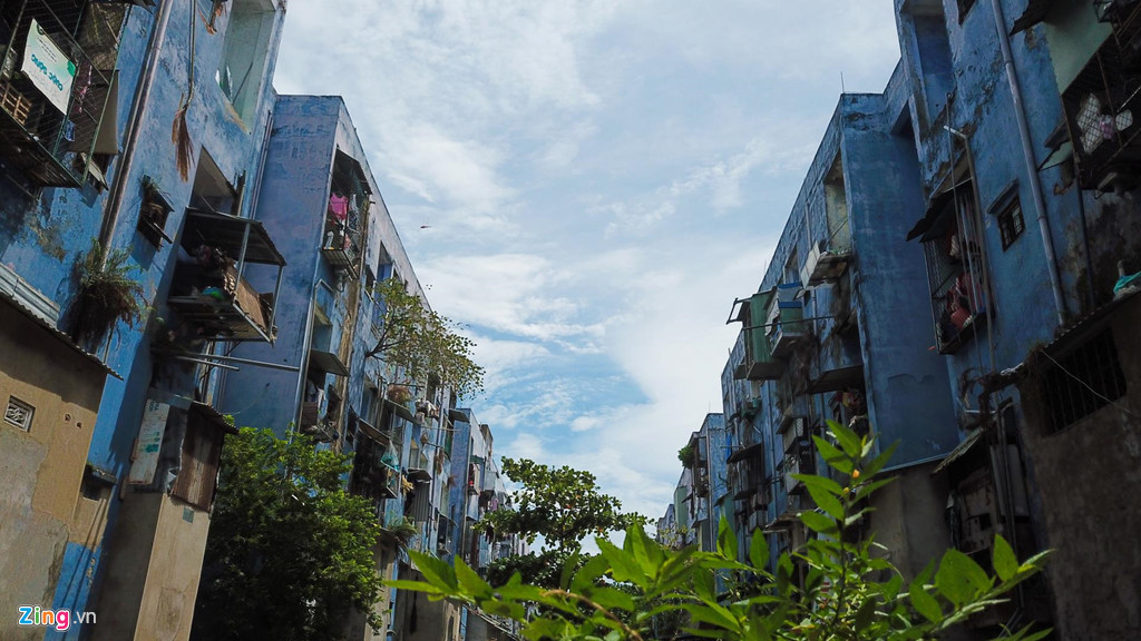 Zing.vn nhận được phản ánh của nhiều hộ dân tổ 46-50 (phường Hòa Minh, quận Liên Chiểu, TP Đà Nẵng) về việc các tòa chung cư bị xuống cấp nghiêm trọng.