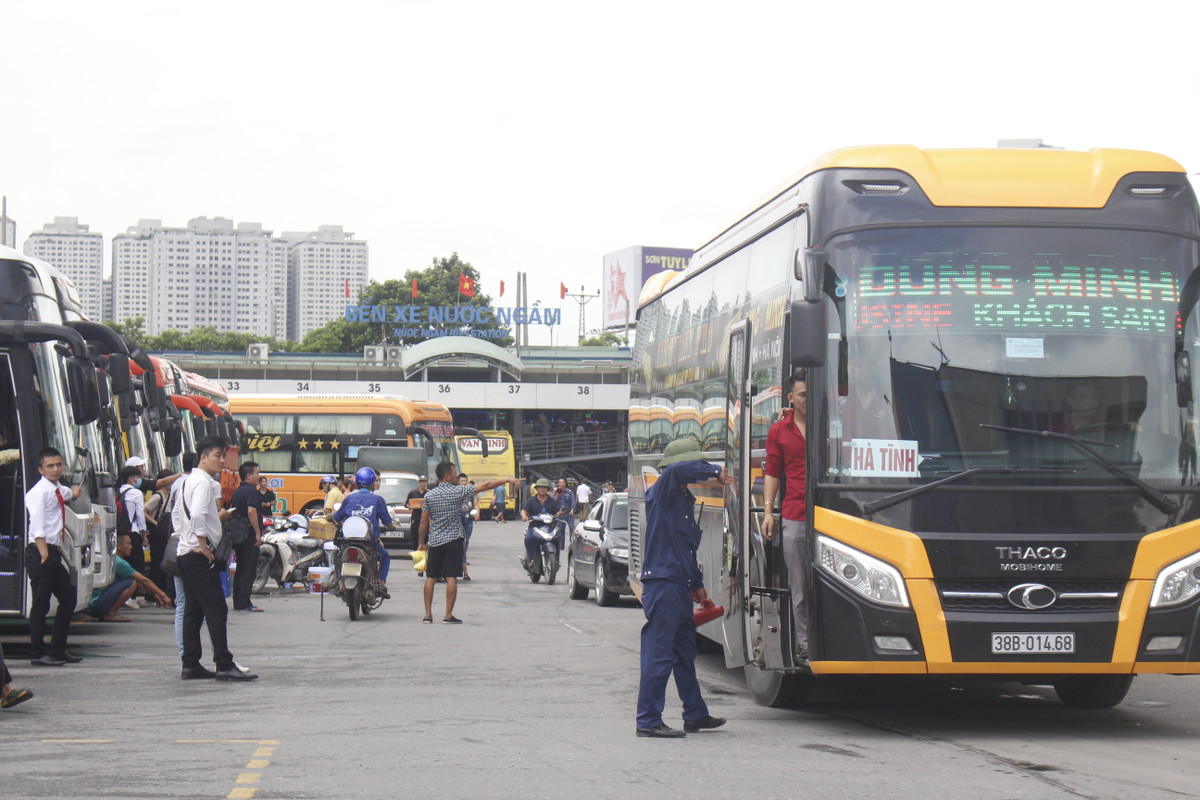 Dịp nghỉ lễ 2/9, nhu cầu khách tăng cao nên Bến xe Nước Ngầm nói riêng và các bến xe trên địa bàn thành phố đều có phương án tăng cường phương tiện để đáp ứng nhu cầu đi lại, về quê nghỉ lễ của người dân.